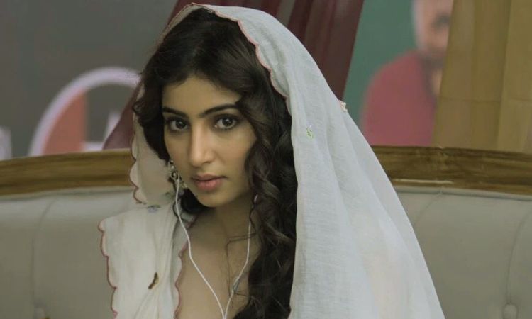 कौन हैं सारा अर्जुन? रणवीर सिंह की हीरोइन का ऐश्वर्या राय बच्चन से रह चुका है कनेक्शन!