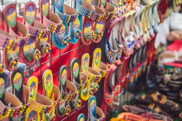 dilli haat footwear market