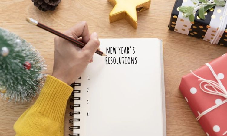 New Year Resolutions:  2026 में हर लड़की को लेने चाहिए ये Resolutions, खुद में Positive बदलाव लाने के लिए हैं ज़रूरी!