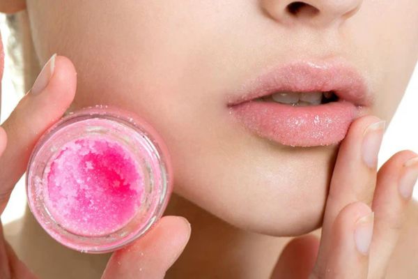 lip scrub benefits