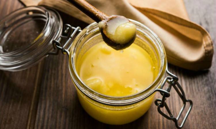 Ghee Is Not The Enemy: 5 Reasons Why Ghee Should Be Your BFF This Winter