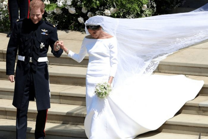 Priyanka Chopra Wore a 75-Foot-Long Veil for Her Wedding - Priyanka  Chopra's Veil Compared to Meghan Markle's