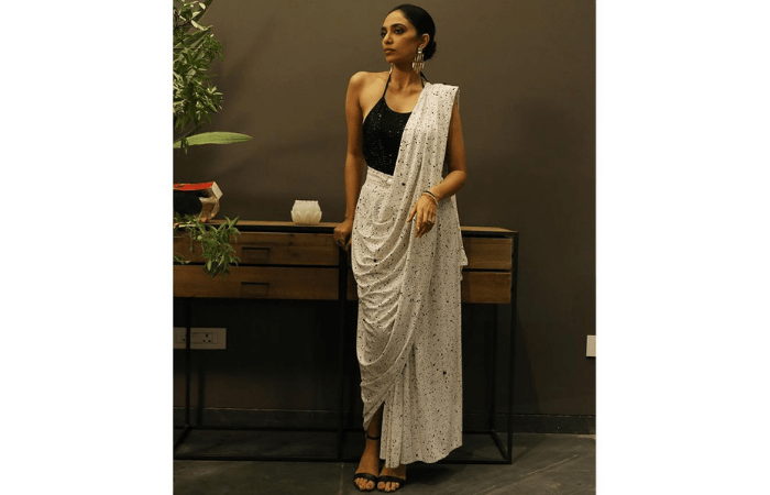how to style a saree