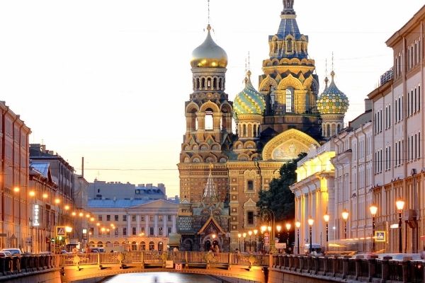 Vaccine Tourism: A famous tourist spot in St Petersburg, Russia