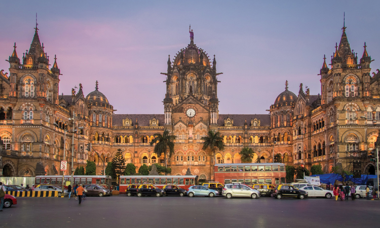 Cost Of Living In Mumbai: How To Live And Save On A Beginner's Salary