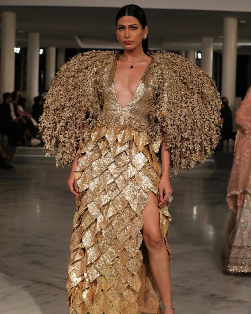 Rahul Mishra's ICW 2022 Collection Showcases The Magic Of Metallics