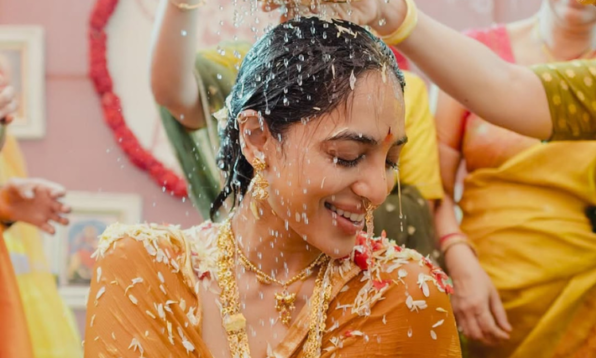 ways to avoid stain in haldi ceremony