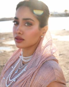 janhvi kapoor cannes look