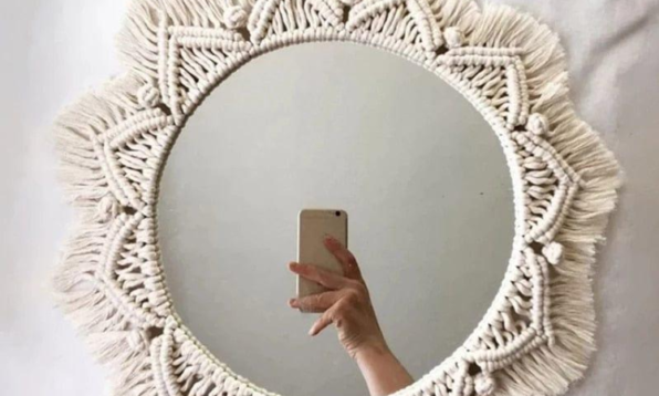 mirror direction as per vastu
