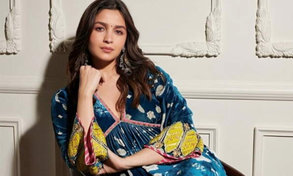 best raksha bandhan outfits for women