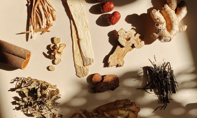 10 Indian Superfoods Straight From Your Dadi’s Kitchen For A Real Wellness Glow-Up