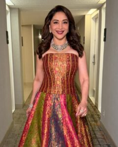 necklace styles for different necklines