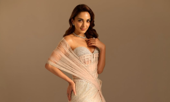 how to wear a saree with a corset